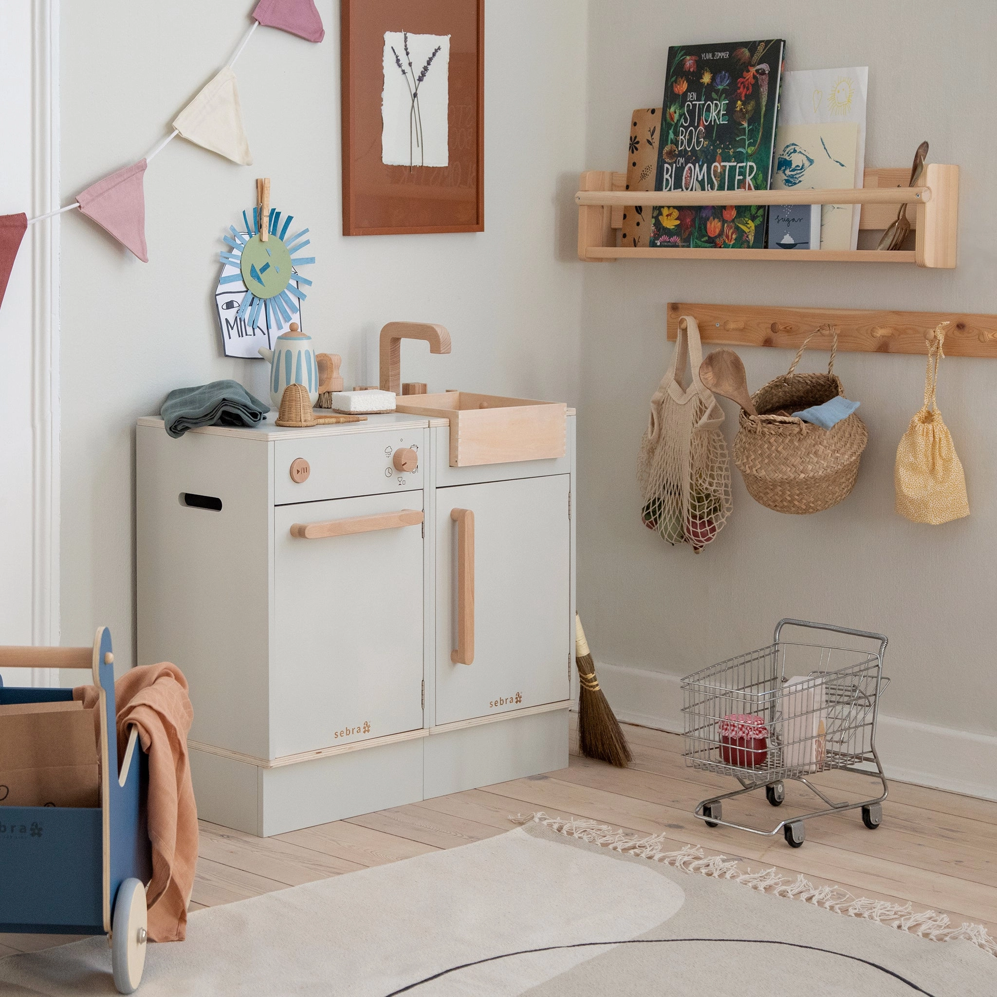 Babykids_Sebra Toys_Premium Quality Ex-Display, 3 Piece Sebra, Wooden Play Kitchen