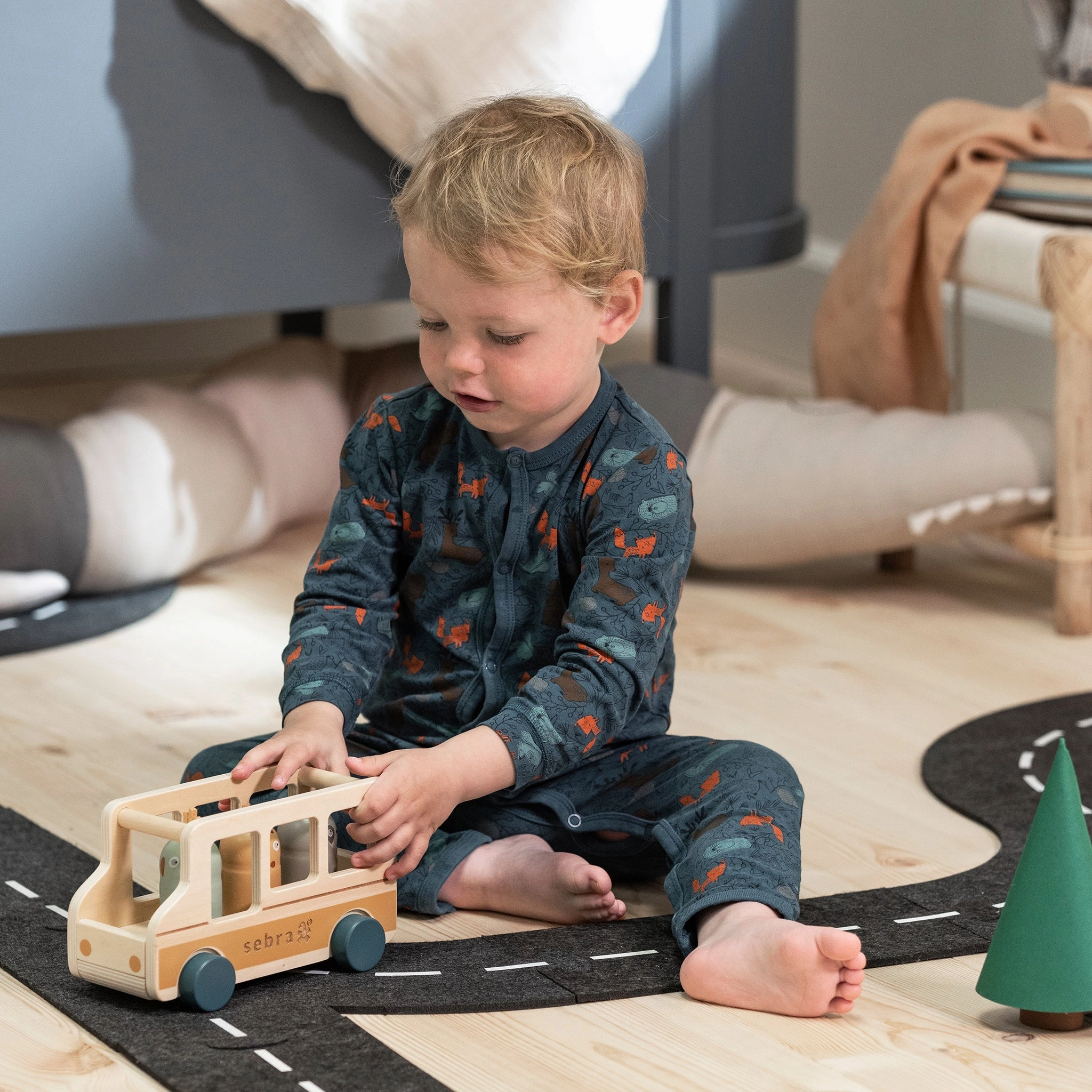 Babykids_Sebra Toys_Premium Quality Sebra, Wooden Toy Bus, Wildlife