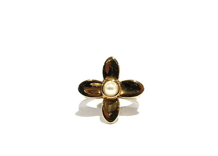 Forever Jewellery Flower Pearl Ring