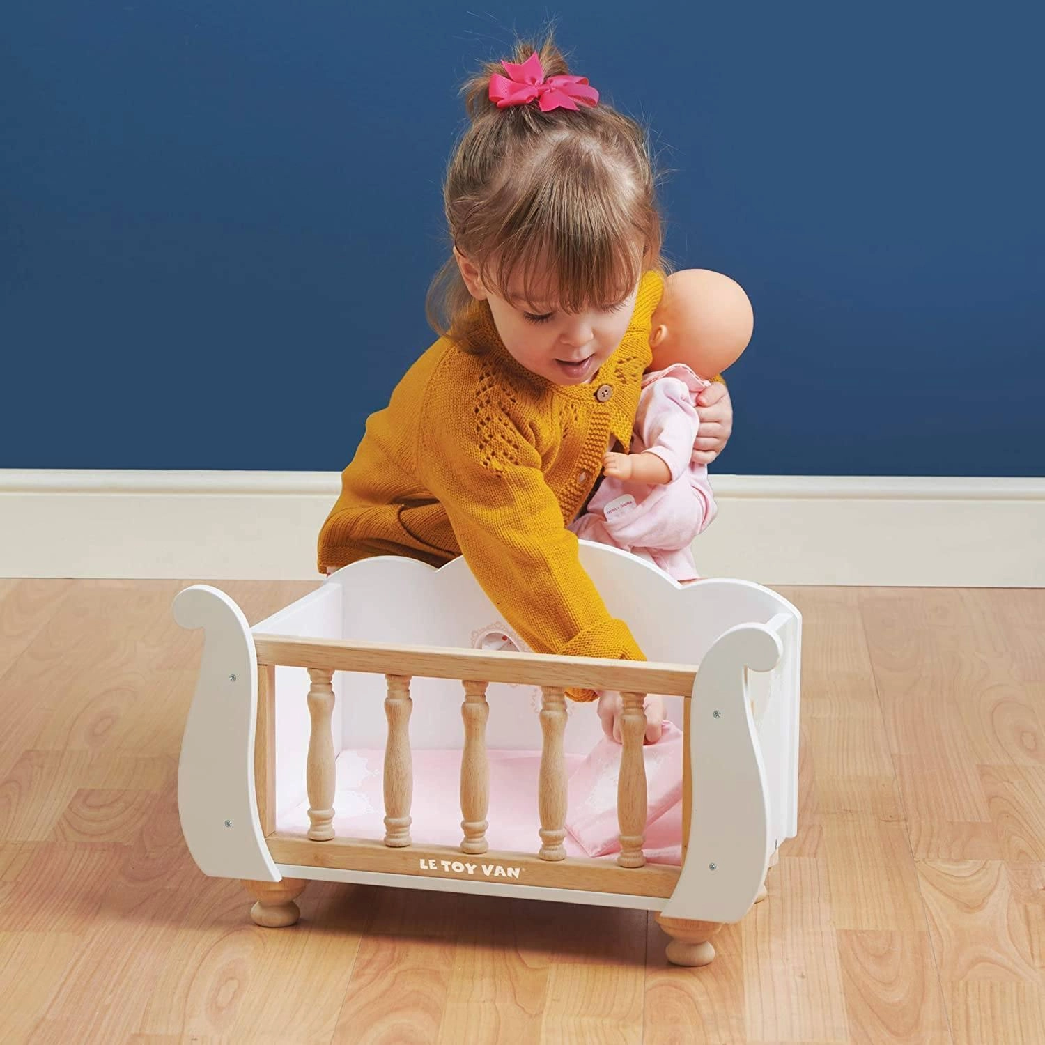 Le Toy Van Beautiful Sleigh Doll Cot