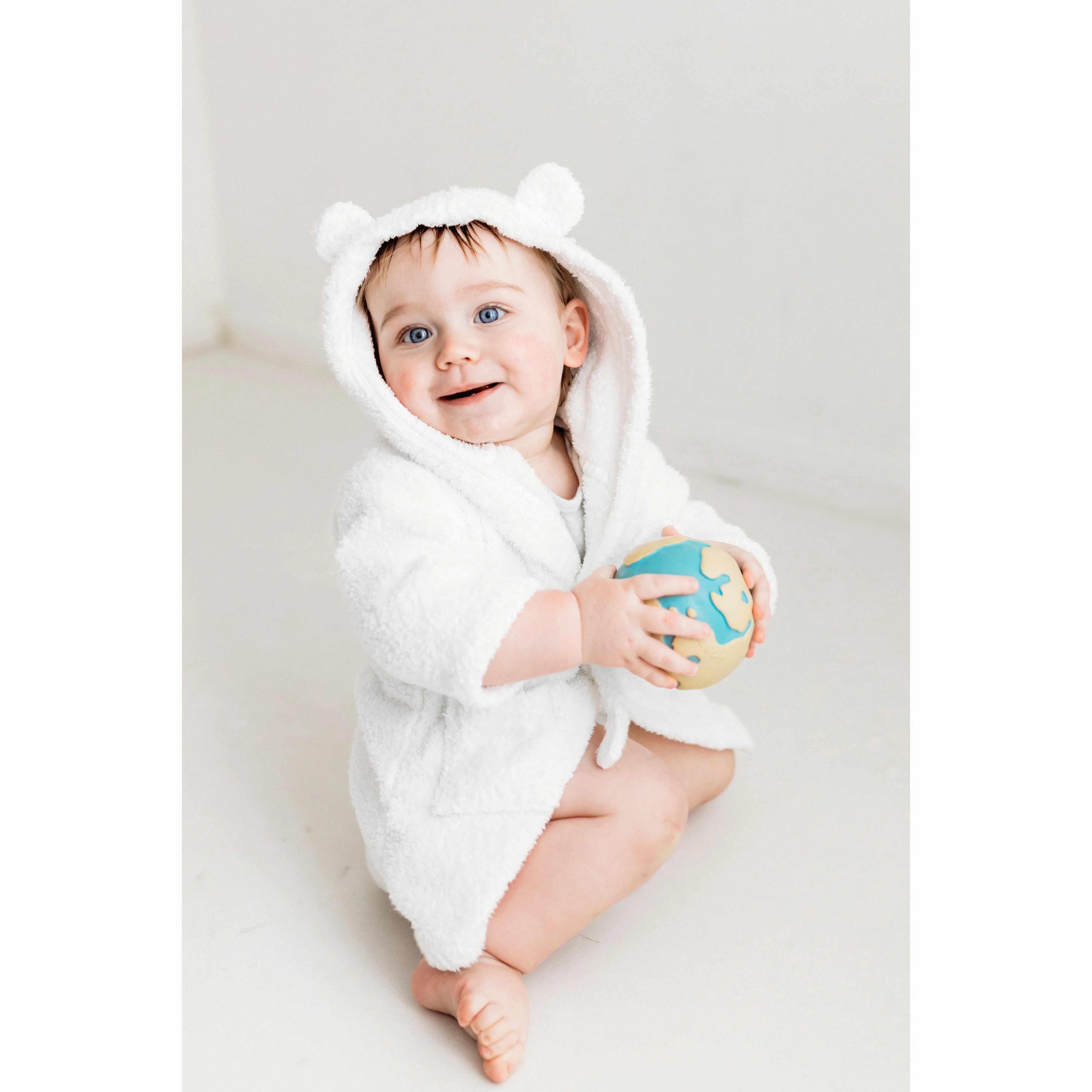 Oli & Carol Earthy The World Ball Teether