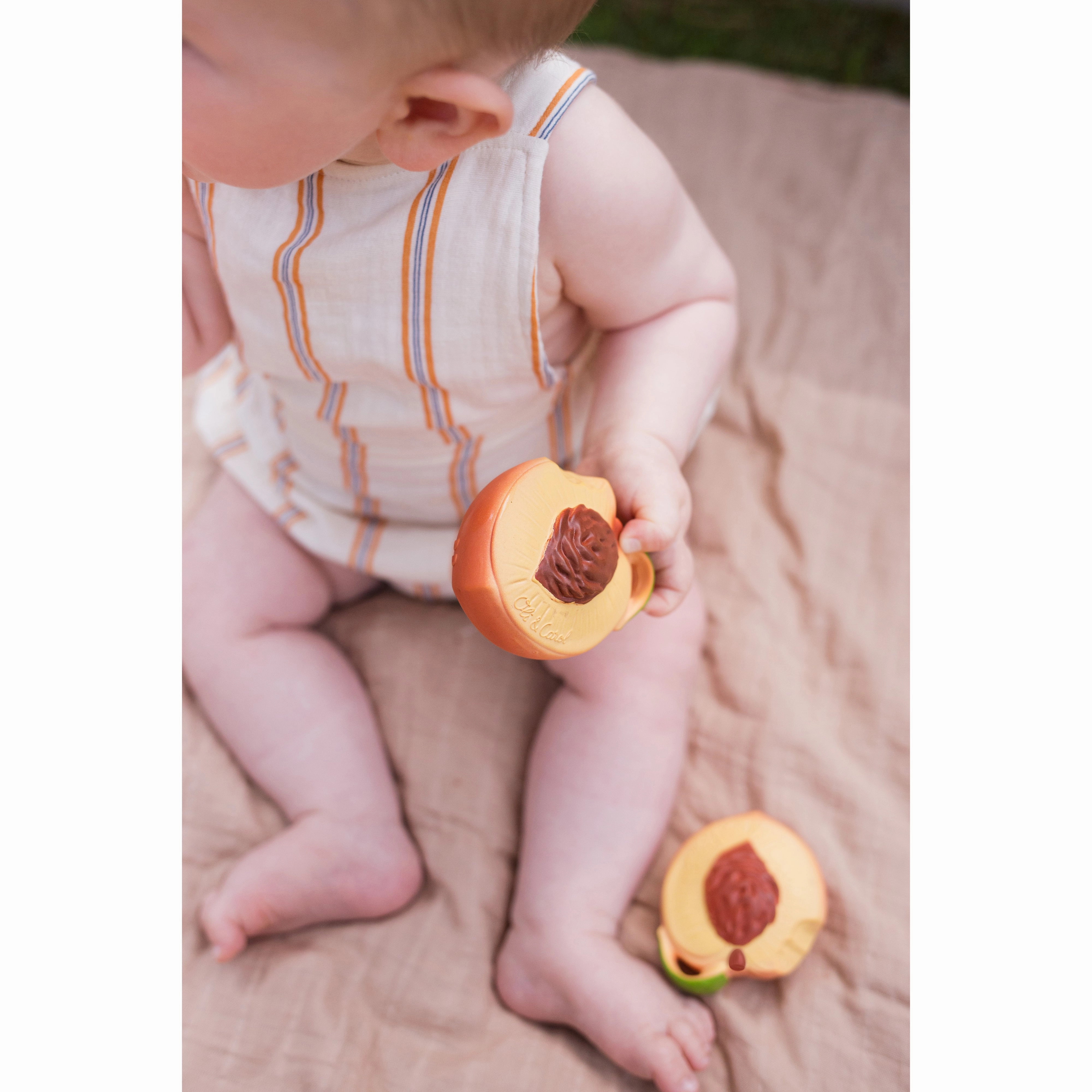 Oli & Carol Palm Peach Teether