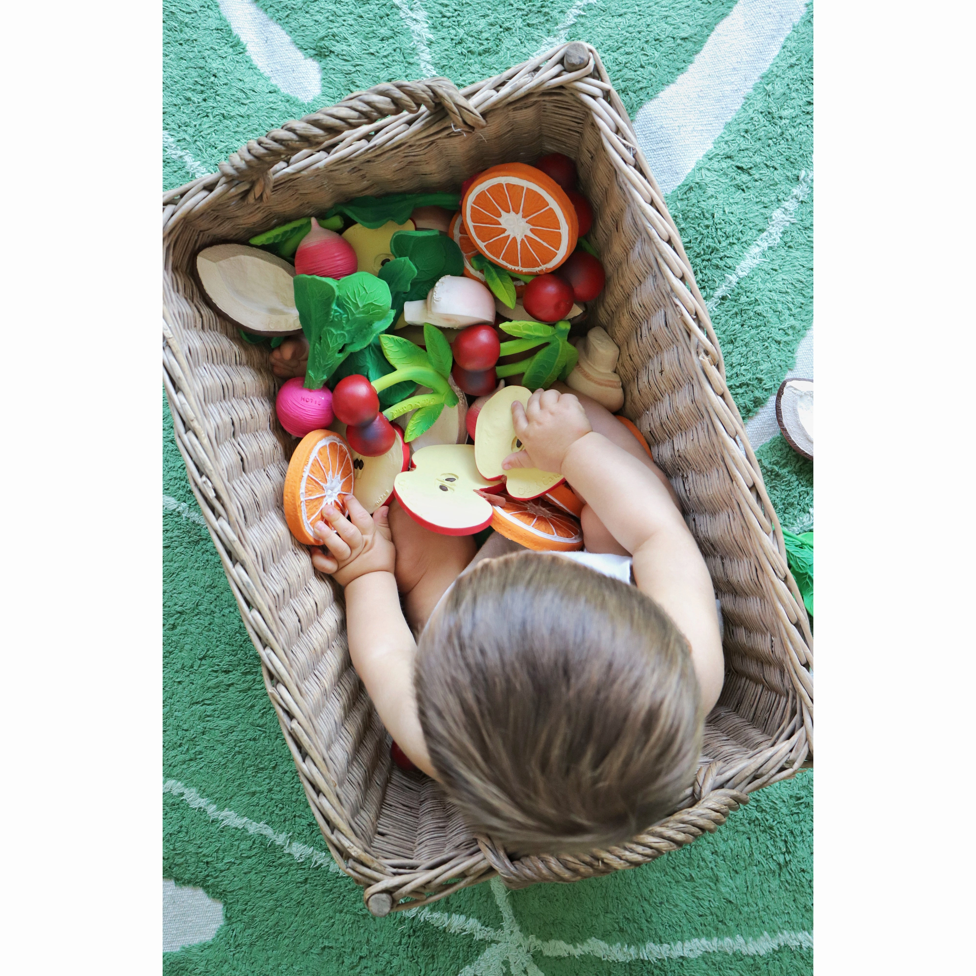 Oli & Carol Pepita The Apple Teether