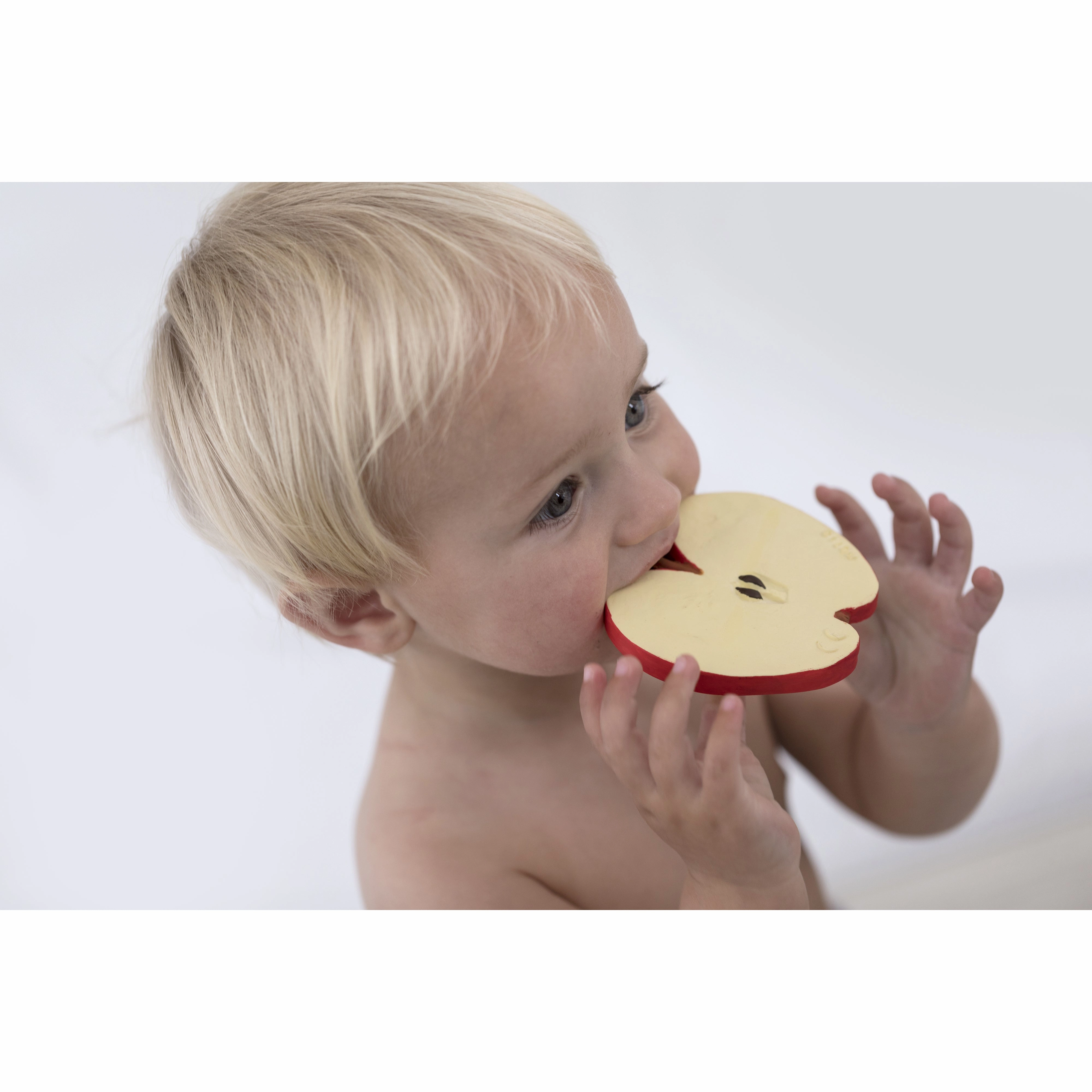 Oli & Carol Pepita The Apple Teether