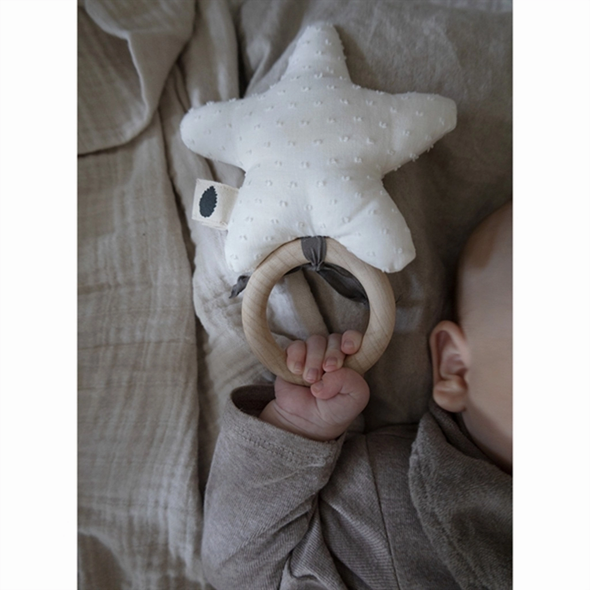 Pine Cone Ellie Star Rattle Cloud