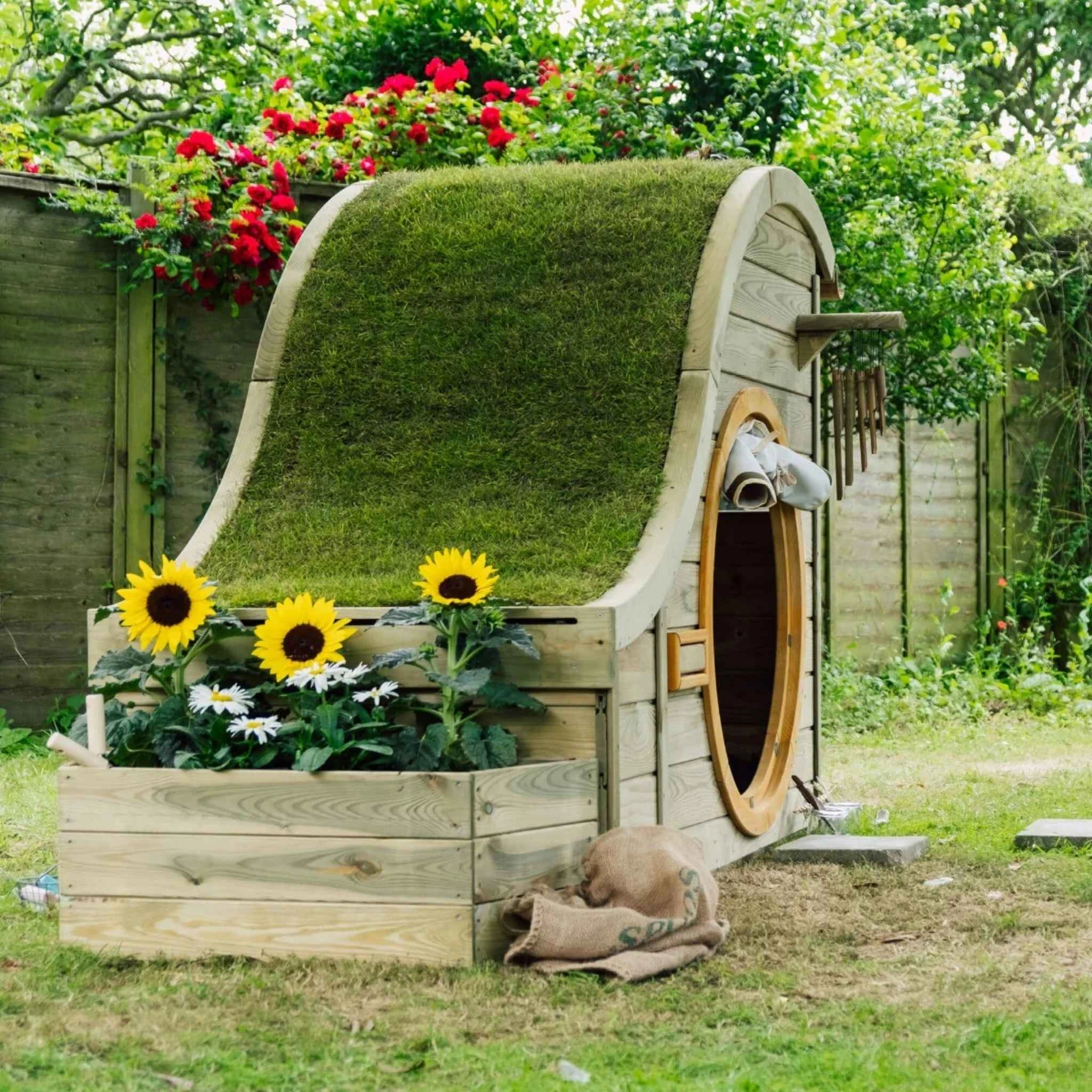 Plum Play Discovery Nature Play Hideaway