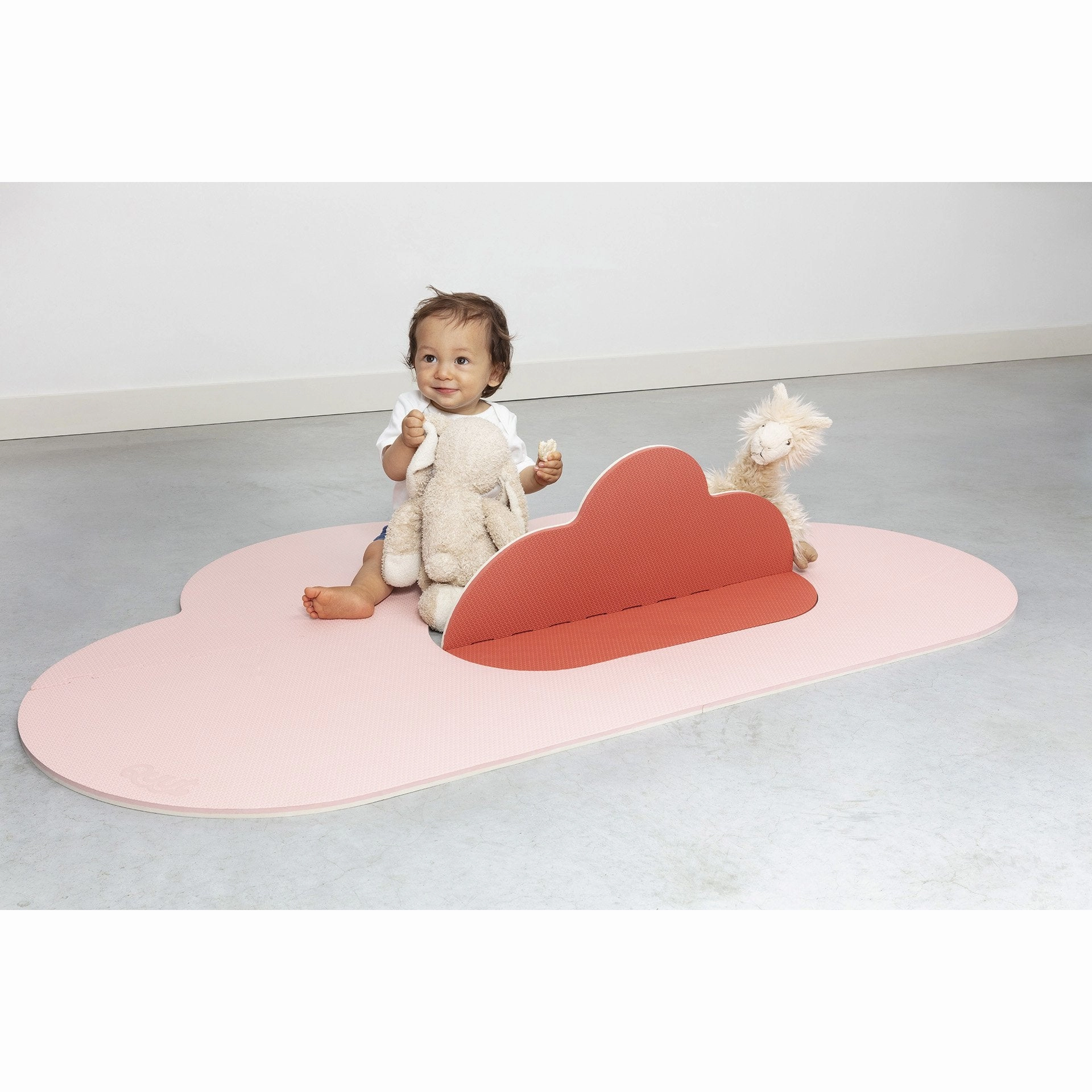 Quut Playmat - Head In The Clouds (S - 145 x 90cm) - Blush Rose