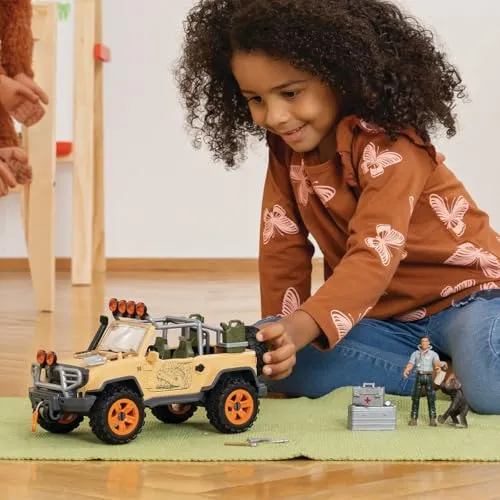 Schleich Toys SCHLEICH 42410 4x4 Vehicle with Winch Wild Life Toy Playset for Kids Aged 3 