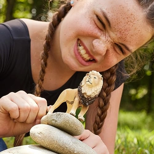 Schleich Toys Schleich 14812 Lion, Wild Life Animal Figurine, Realistic Toy for Kids Aged 3 