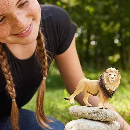 Schleich Toys Schleich 14812 Lion, Wild Life Animal Figurine, Realistic Toy for Kids Aged 3 