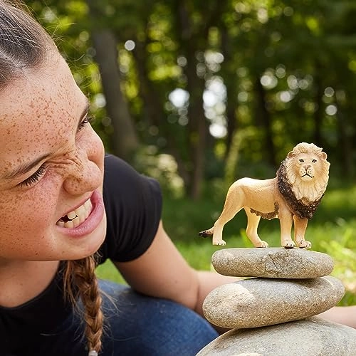Schleich Toys Schleich 14812 Lion, Wild Life Animal Figurine, Realistic Toy for Kids Aged 3 