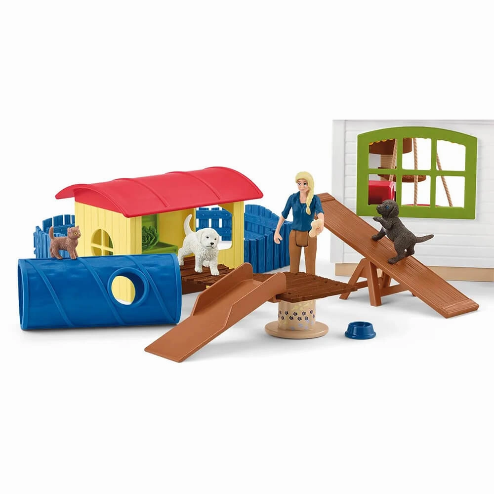 Schleich Toys Schleich Farm World Pet Hotel Set