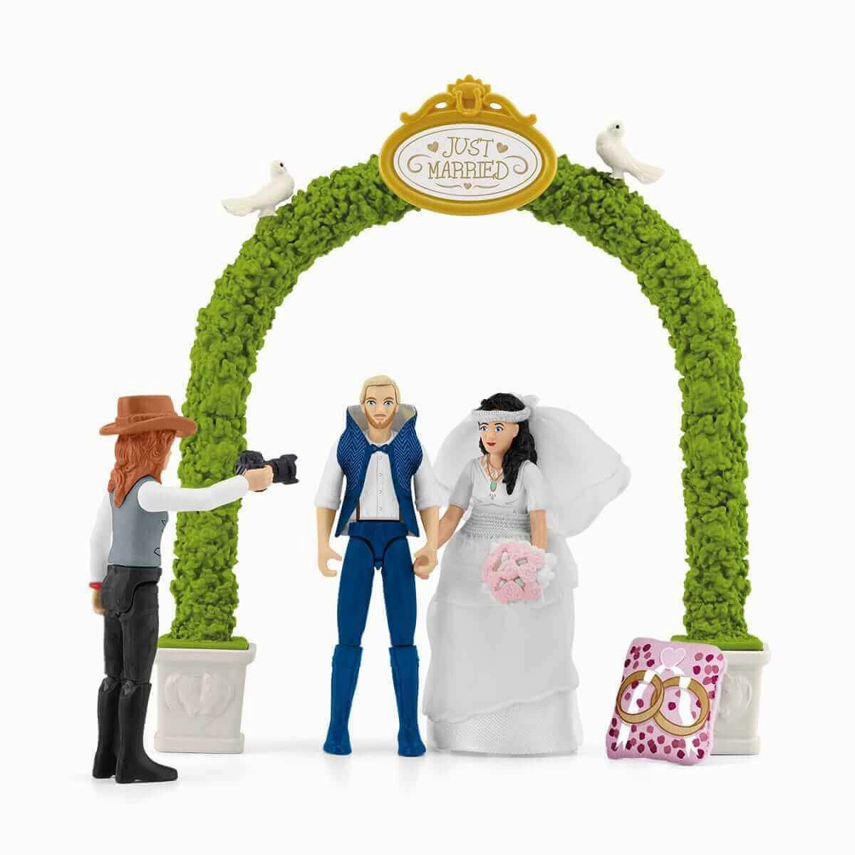Schleich Toys Schleich Horse Club Wedding Carriage Set