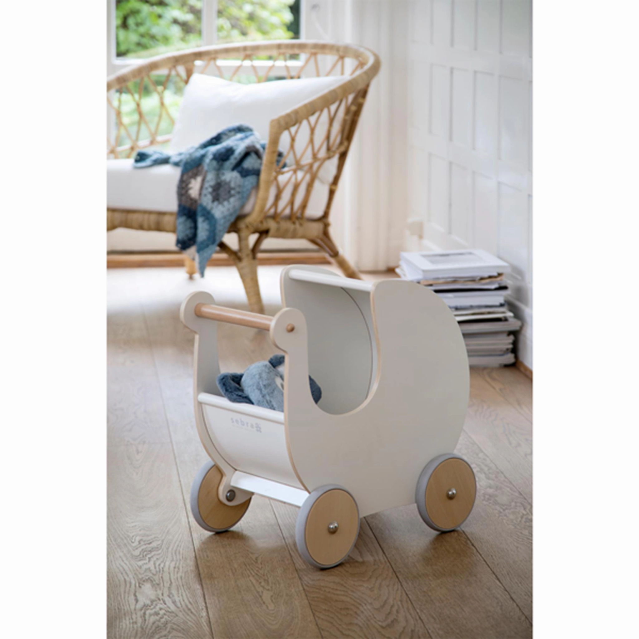 Sebra Pram White