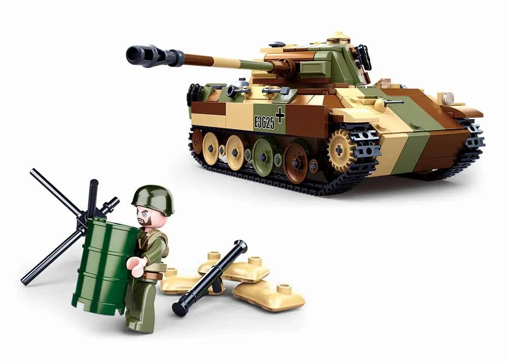 Sluban Toys Sluban | WW2 Medium Tank 725 Pcs