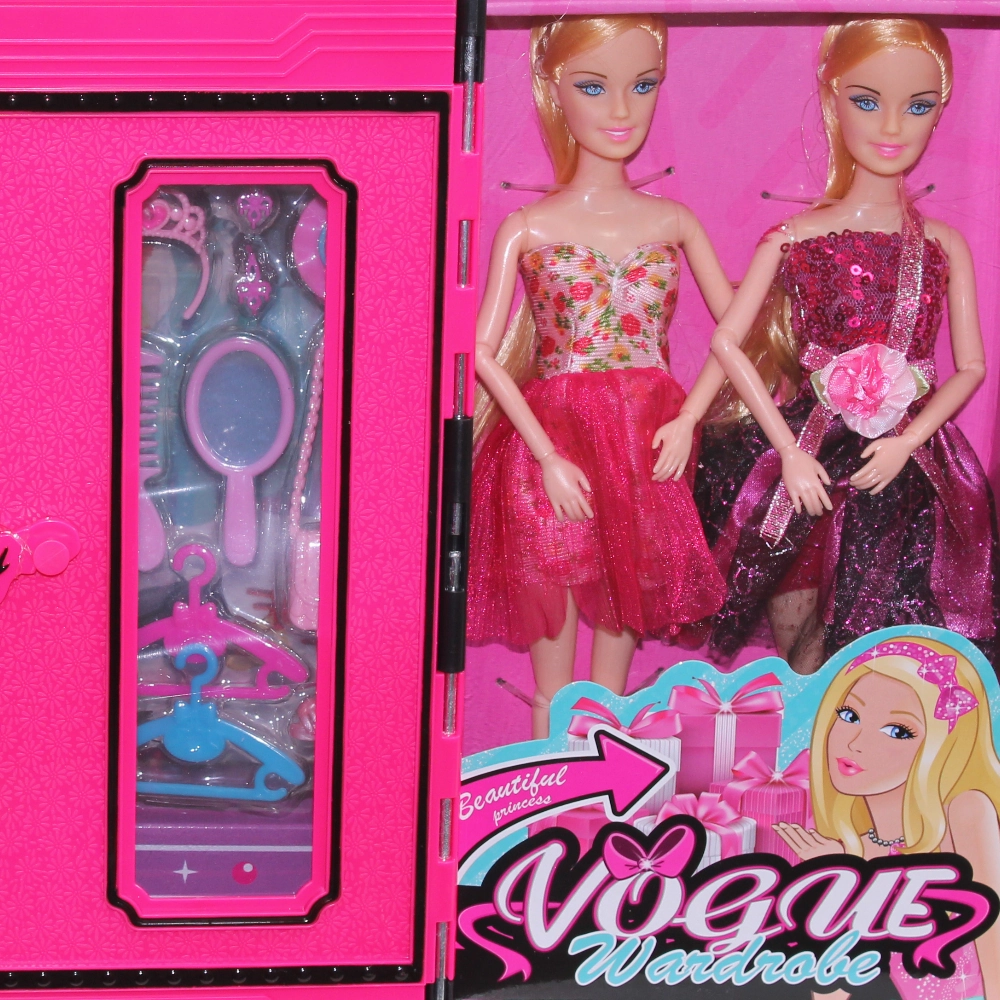Vogue Wardrobe Doll Set